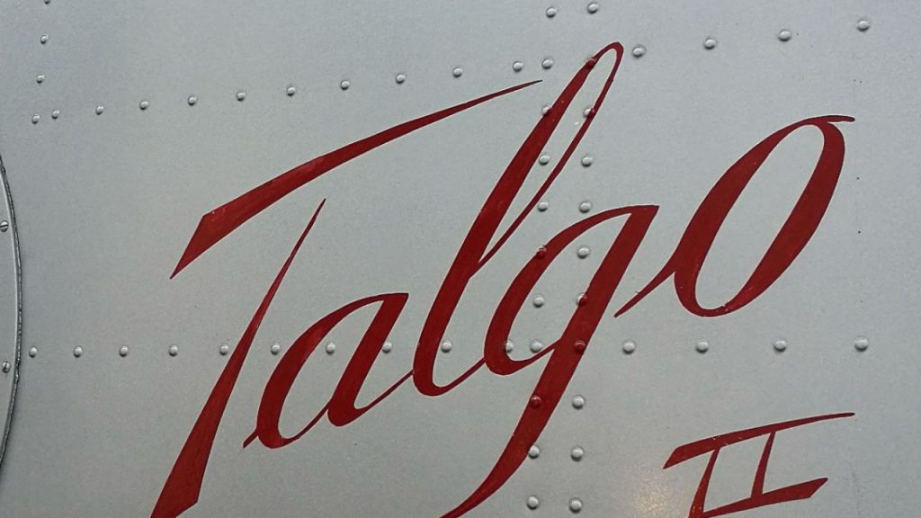 Sidenor, junto a fundaciones vascas y Finkatuz, adquiere el 29,76% de Talgo por 156 millones de euros, generando suspensión temporal en bolsa y destacando la relevancia estratégica del sector ferroviario español.