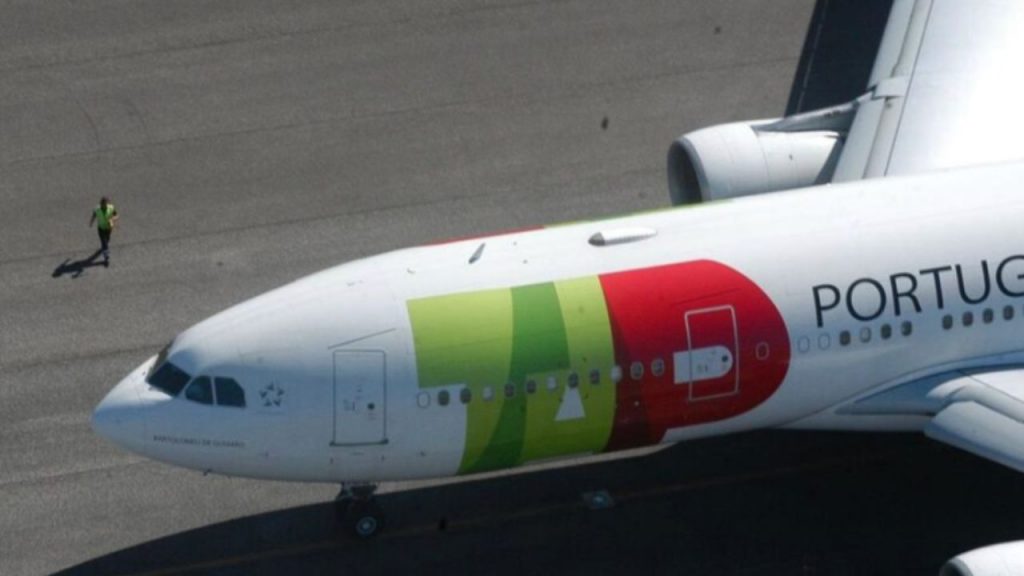 IAG muestra interés en privatizar TAP, generando dudas sobre soberanía, estrategia empresarial y el futuro de la aerolínea portuguesa en plena recuperación del sector.