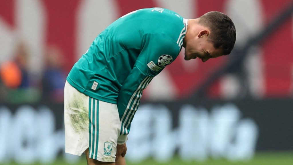 Florian Wirtz, fichaje millonario del Liverpool, no rinde tras 11 jornadas, generando críticas y cuestionando la estrategia de fichajes del club tras la derrota frente al Manchester City.