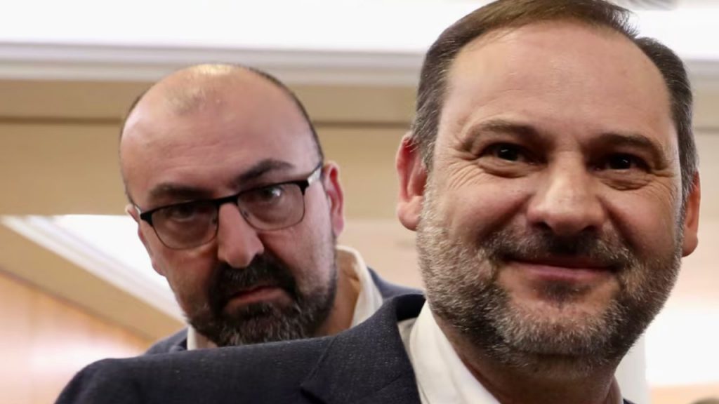 El PP solicita 30 años de cárcel para Ábalos por la trama de mascarillas en el caso Koldo, elevando la presión judicial y política sobre el PSOE.