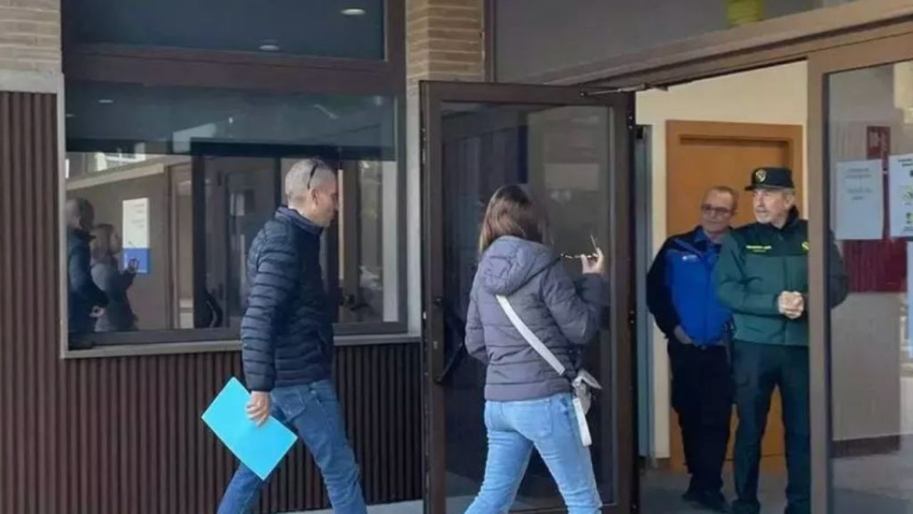 Supervisores del 112 alertan de rescates en zonas sin lluvia durante la dana en Valencia, generando dudas sobre la eficacia de la gestión de emergencias.