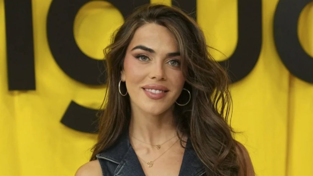 Violeta Mangriñán acumula 10.000 euros en multas de tráfico en Madrid por no actualizar su dirección y desconocer las normas de Madrid Central. Un error administrativo que pone en evidencia las fallas del sistema y la desinformación sobre movilidad urbana.