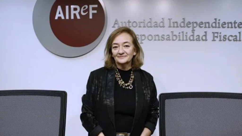 Las comunidades autónomas ahorrarán 15.657 millones en intereses hasta 2030 gracias a la condonación de deuda, según la AIReF. Sin embargo, este alivio no aumentará su capacidad de gasto y mantiene el debate sobre la financiación regional y el trato desigual entre territorios.