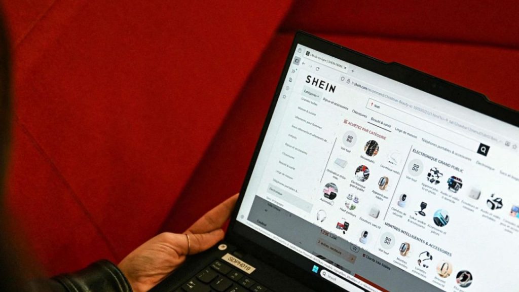 Francia revisará 200.000 paquetes de Shein en el aeropuerto Charles de Gaulle tras detectarse muñecas con apariencia infantil. El gobierno refuerza controles y suspende temporalmente la plataforma para garantizar la seguridad y ética comercial.