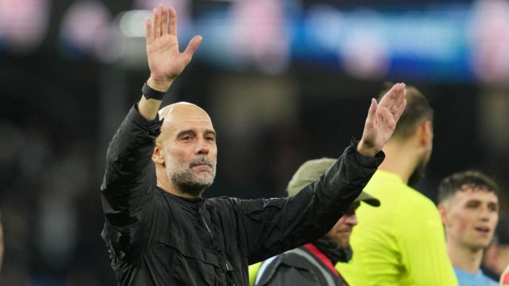 Pep Guardiola celebra su victoria 1 000 con el Manchester City y lanza una advertencia al Arsenal. El técnico catalán destaca el compromiso del equipo mientras los ‘gunners’ muestran signos de debilidad en la Premier League.