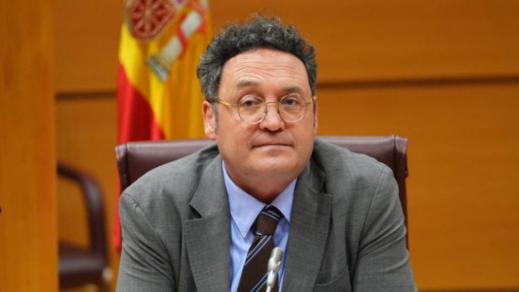 El Fiscal General Álvaro García Ortiz es investigado por el Supremo por presunta filtración en el caso Ayuso, reavivando el debate sobre la independencia judicial.