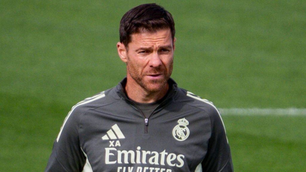 El Real Madrid de Xabi Alonso preocupa tras el 2-2 en Elche, con tácticas discutidas y señales de fractura interna que cuestionan el proyecto.