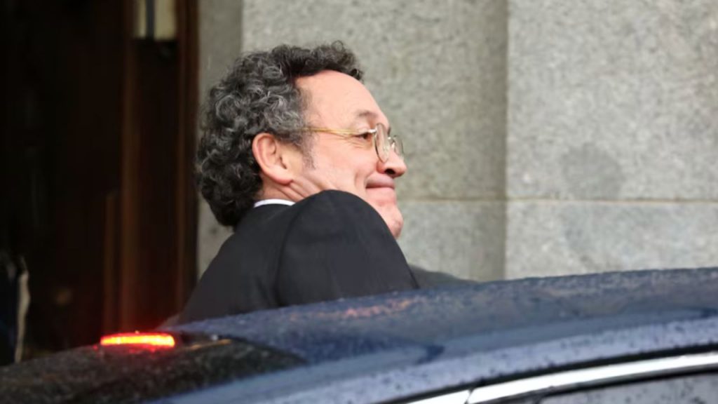 García Ortiz dimite tras ser condenado por el Supremo, abriendo un debate sobre la independencia de la Fiscalía y la tensión entre política y justicia.