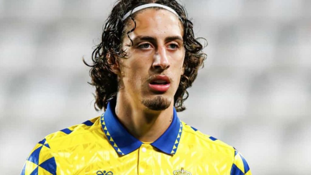 El Sevilla apunta a Fabio Silva en el mercado invernal, pero la falta de minutos del portugués en el Dortmund y los límites financieros complican la operación.