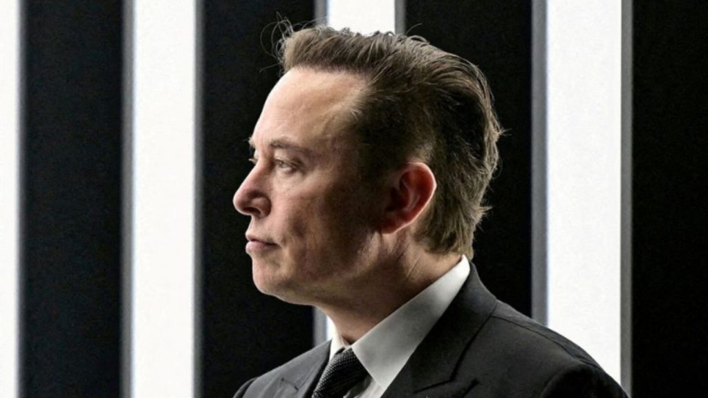 Tesla aprueba un pago récord de 1 billón de dólares a Elon Musk en acciones, generando controversia sobre su control total, metas ambiciosas y el futuro de la compañía en IA y robótica.