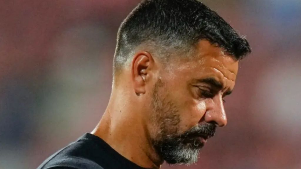 El Girona vive un 2025 catastrófico en Primera: solo 23 puntos en 31 partidos y descenso cercano, entre errores deportivos y problemas estructurales.