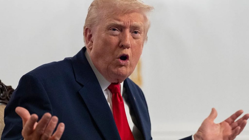 Trump anuncia acciones terrestres contra narcotraficantes venezolanos mientras aumenta la tensión con el régimen de Maduro y crece el riesgo de intervención militar.