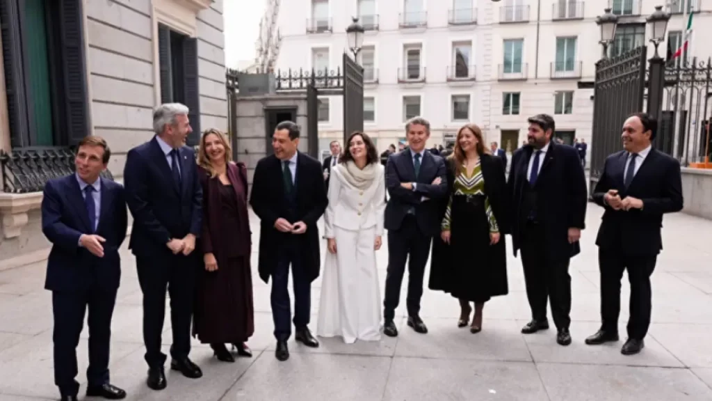 Barones del PP se rebelan contra Vox