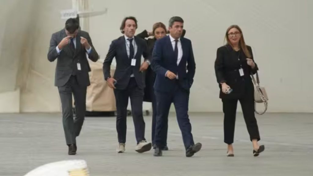 El Congreso interroga al jefe de Gabinete de Mazón