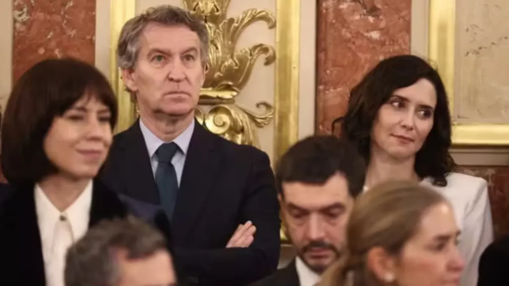 Feijóo acusa a Sánchez de ser el presidente que más ha atacado la Constitución