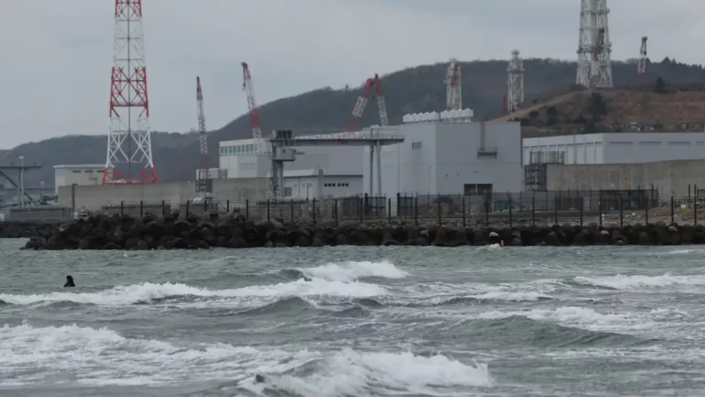 Japón aprueba reabrir la mayor central nuclear