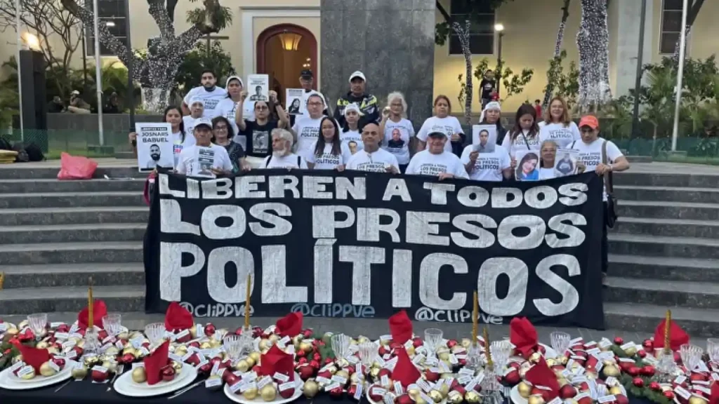 Maduro libera a 71 presos tras el fraude electoral