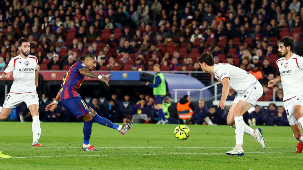 Raphinha lidera la séptima victoria consecutiva del Barça en Liga