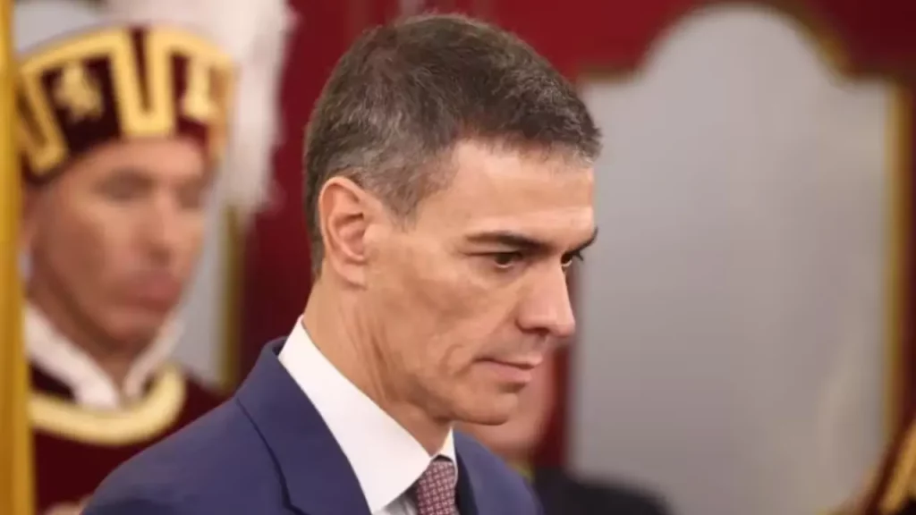 Sánchez cesa a Antonio Hernández