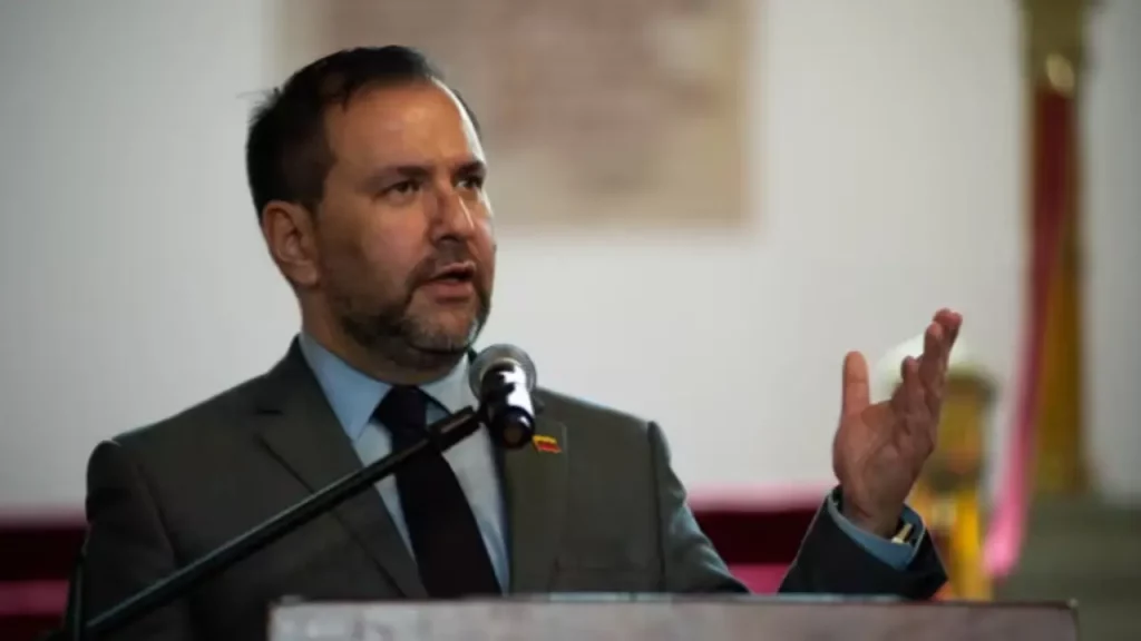 Venezuela afirma que Irán ofrece apoyo ante la ofensiva militar