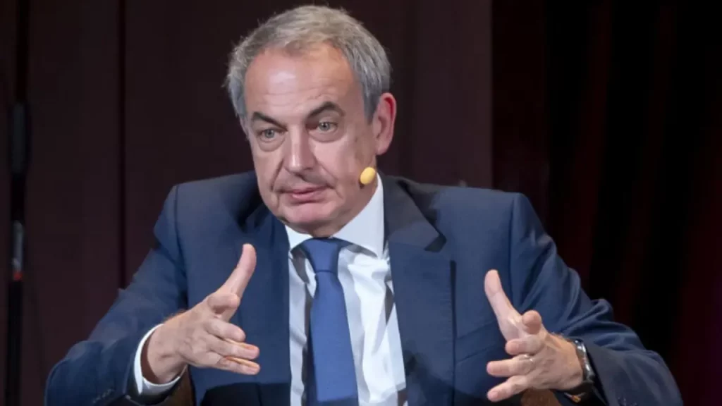 Zapatero se reunió en un monte sin cobertura con el detenido de Plus Ultra