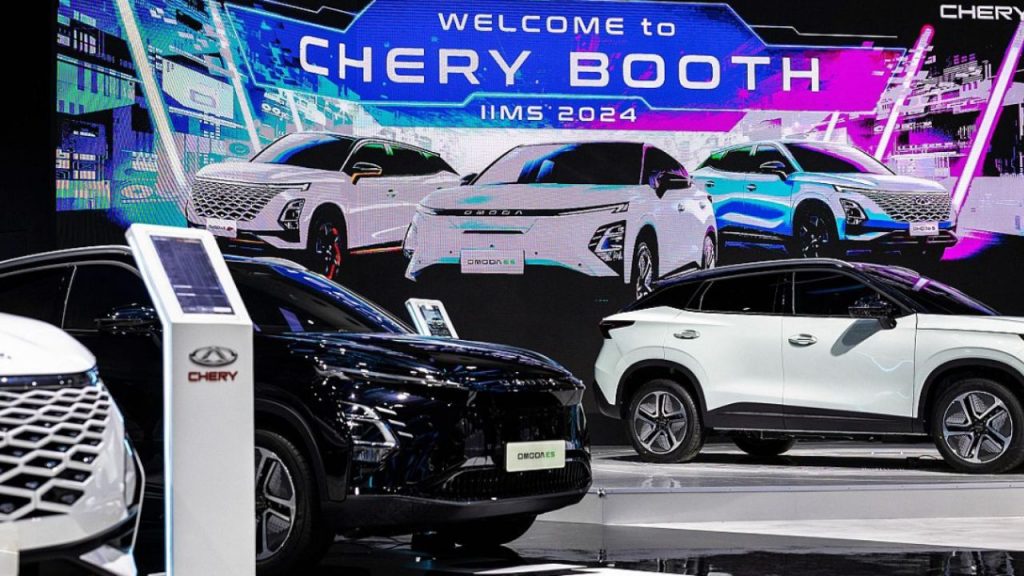 Las marcas chinas como Omoda, Jaecoo y BYD ganan terreno en Europa con tecnología avanzada y precios competitivos, desafiando a fabricantes tradicionales.