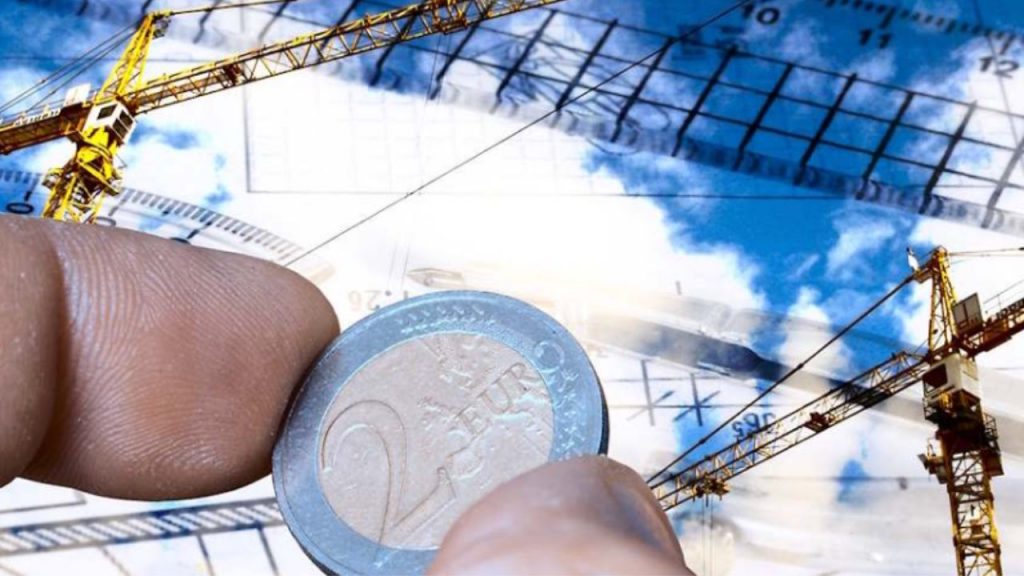 El costo de vida en España sube un 10% en un año, golpeando a familias que ya enfrentan una inflación del 5,5% y fuertes aumentos en energía y alimentos. Los salarios no crecen al mismo ritmo, afectando a más de 3 millones de trabajadores y agravando la desigualdad. La gestión económica del Gobierno es cuestionada mientras crece la desconfianza ciudadana ante una crisis silente que exige soluciones reales.