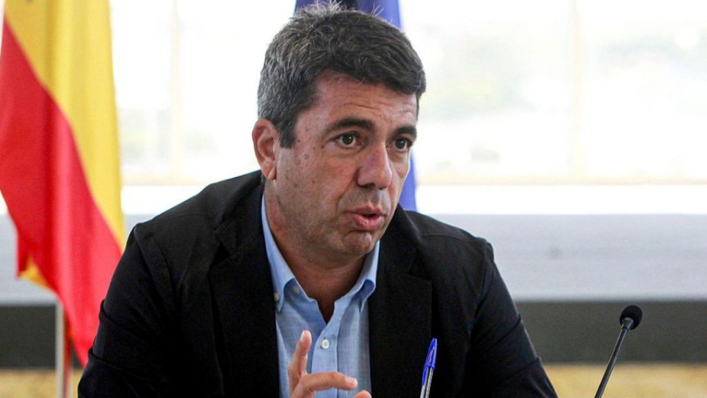 Revelan que el Gobierno valenciano ignoró el aviso de una muerte en Utiel durante la DANA. Un acta notarial contradice la versión de Carlos Mazón y evidencia fallos graves en la gestión de la crisis.