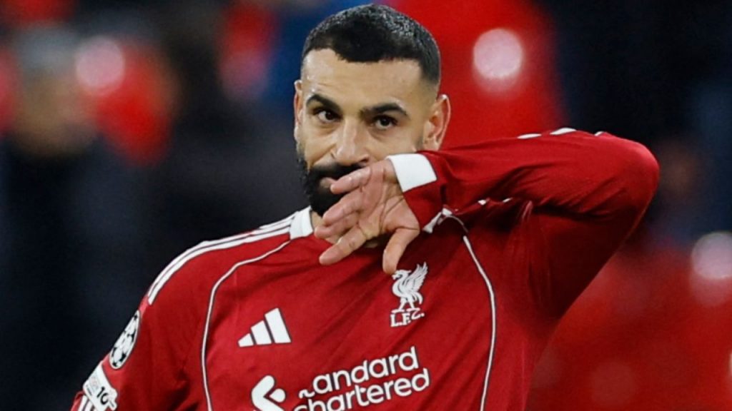 Mohamed Salah ha sido apartado temporalmente del Liverpool tras criticar al club, generando dudas sobre su futuro en Anfield. El delantero no viajó a Milán para el partido de Champions contra el Inter, mientras el técnico Arne Slot asegura que desea que continúe. La situación evidencia tensiones entre la gestión deportiva y la propiedad estadounidense, y plantea interrogantes sobre el control de figuras internacionales en clubes globalizados.