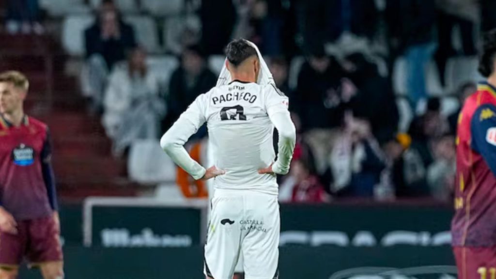 El Albacete acumula solo 6 puntos en noviembre y se acerca peligrosamente a la zona de descenso. Analizamos su crisis deportiva y los retos que enfrenta para salvar la temporada.