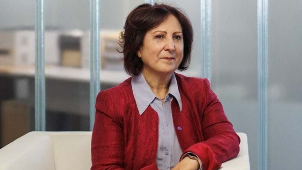 Teresa Peramato se presenta ante el Congreso para ser evaluada como nueva fiscal general del Estado. Su trayectoria y perfil progresista generan debate sobre la independencia de la Fiscalía y la posible influencia política.