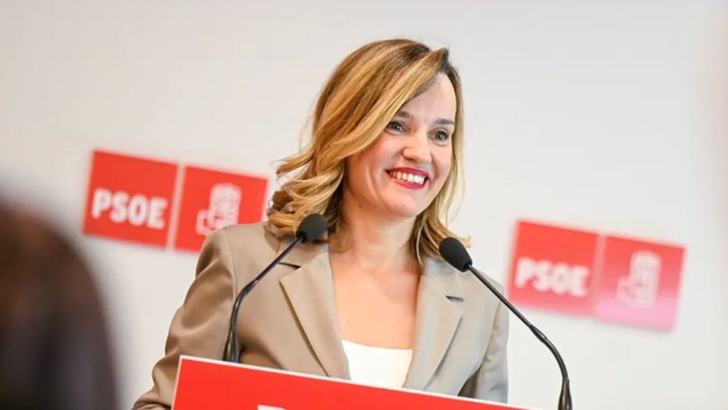 Pilar Alegría acusa a Jorge Azcón de rechazar apoyo del PSOE en los presupuestos de Aragón, priorizando alianzas con Vox y riesgo de elecciones. Crece la tensión política en la comunidad.