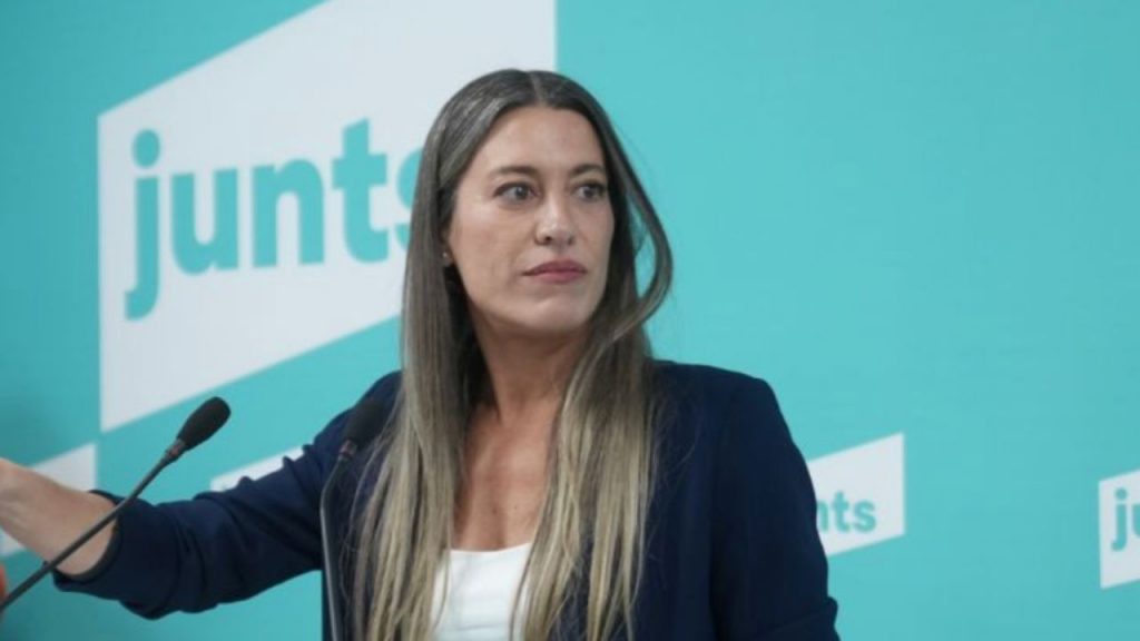 Míriam Nogueras insta a ERC a unificar fuerzas y aprovechar la debilidad del Gobierno de Sánchez, defendiendo la causa independentista en Cataluña.