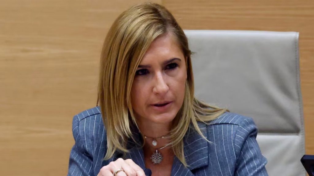 Silvia Soria respalda a Salomé Pradas en la gestión de la dana, mientras persisten dudas sobre retrasos en alertas y responsabilidades del PP.