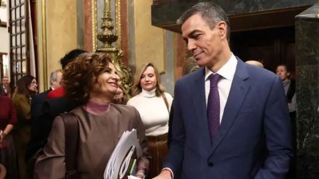 El PP exige la dimisión de Pedro Sánchez y María Jesús Montero ante escándalos de corrupción y agresiones sexuales, calificando al Gobierno de insostenible y reclamando elecciones inmediatas.