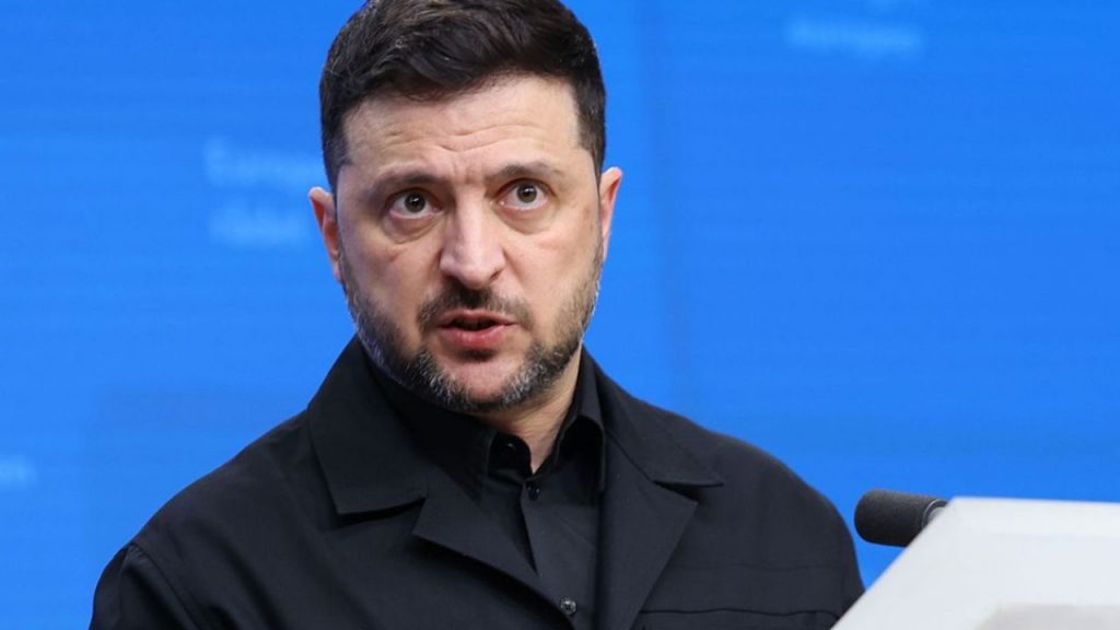 La UE aprueba un préstamo de 90.000 millones a Ucrania para 2026-2027, generando críticas por su impacto económico y el uso de deuda conjunta.