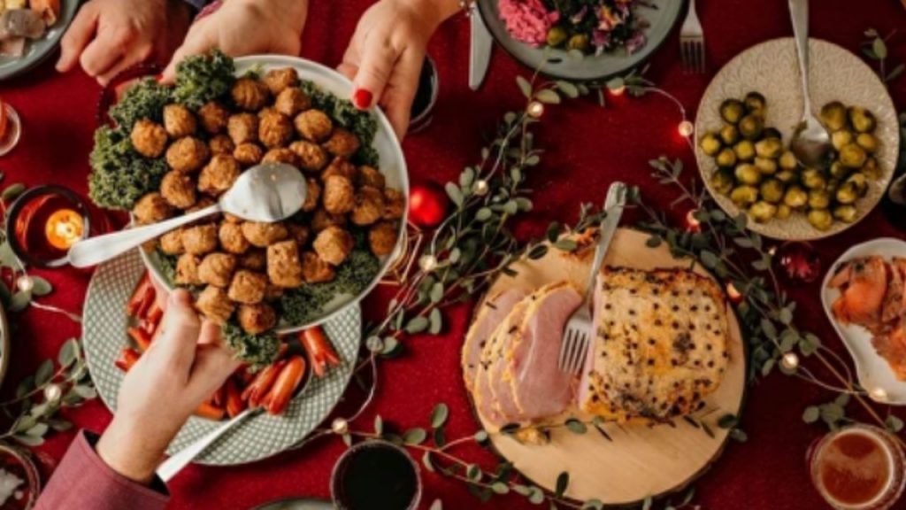 Los excesos navideños disparan riesgos para la salud: picos de glucosa, crisis hipertensivas, aumento de peso y colapso digestivo. Médicos alertan del impacto real de una tradición marcada por el abuso alimentario y la presión social.