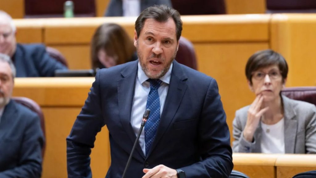 Óscar Puente responde a Yolanda Díaz y pide coherencia tras su demanda de remodelación del Gobierno por los casos de acoso en el PSOE.