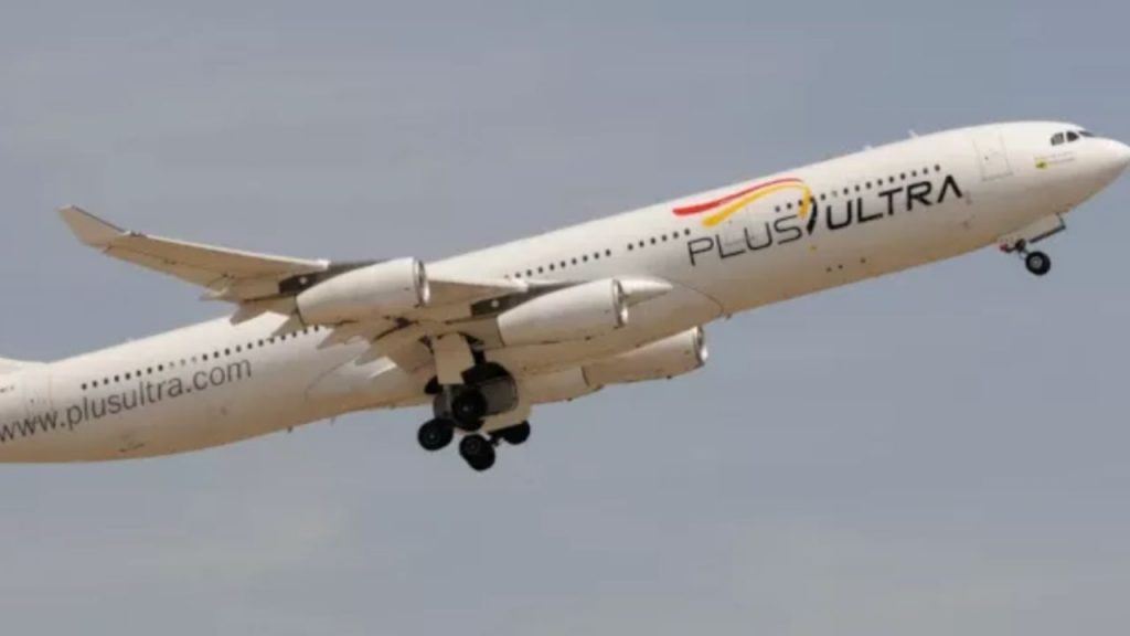 La UDEF ha registrado la sede de Plus Ultra en una investigación por presunto blanqueo de capitales, elevando la preocupación sobre la transparencia financiera de la aerolínea. El caso podría estar conectado con otras operaciones anticorrupción que ya han provocado registros y detenciones de figuras vinculadas al PSOE, como Leire Díez y el expresidente de la SEPI Vicente Fernández. La ciudadanía reclama explicaciones ante unos hechos que vuelven a poner en cuestión la relación entre política y empresa en España.