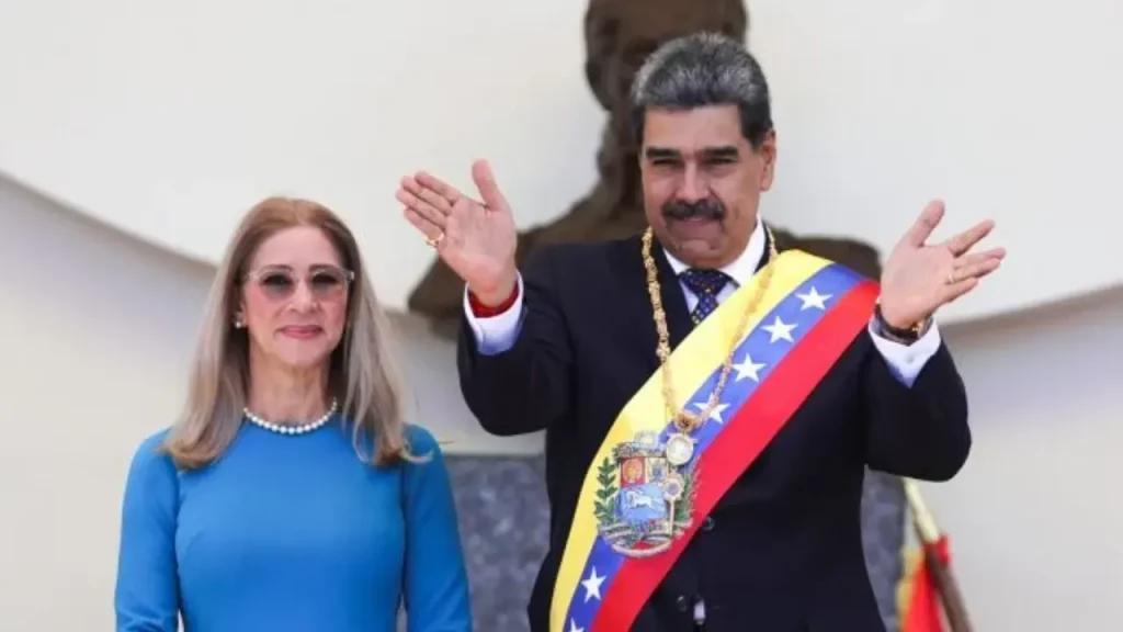 EE. UU. acusa a Maduro, su esposa e hijo de traficar con 200 toneladas