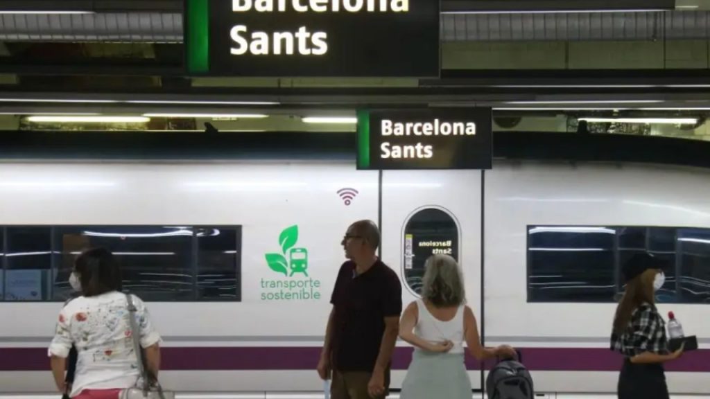 Adif levanta la mayoría de límites de velocidad entre Madrid y Barcelona, pero mantiene tramos a 230, 200 y 160 km/h por baches y vibraciones. La decisión llega tras los accidentes de Adamuz y Gelida y genera dudas sobre seguridad y gestión ferroviaria.