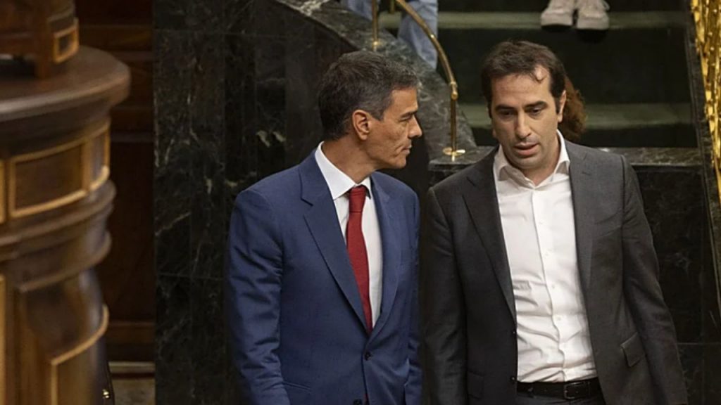 El Fondo Soberano "España Crece" de Pedro Sánchez genera dudas: financiado con créditos Next Generation, su independencia y eficacia están cuestionadas en medio de una deuda del 119% del PIB y críticas por promesas incumplidas.