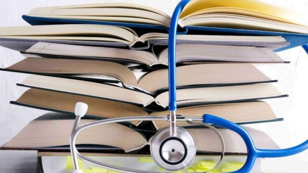 Descubre las seis claves de MIR Asturias para superar el examen MIR 2025-26: gestión del descanso, control emocional, confianza en tu preparación, simulacros, logística y estrategias para afrontar la prueba con éxito.