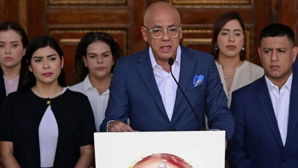 Venezuela libera a cinco ciudadanos españoles detenidos, incluido el activista Rocío San Miguel, en un gesto que Caracas y Madrid califican de “positivo” en medio de un contexto político volátil.