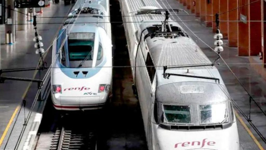 El gasto por pasajero del AVE cae a 7,33 € en 2024, mínimo histórico, pese al aumento de viajeros y del presupuesto nominal. La reducción genera dudas sobre la seguridad y mantenimiento del transporte ferroviario español.