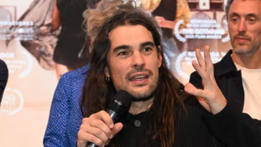 Una broma de Oliver Laxe sobre votantes brasileños en TVE genera polémica internacional, críticas en redes y tensión en la carrera al Oscar de su película Sirat.