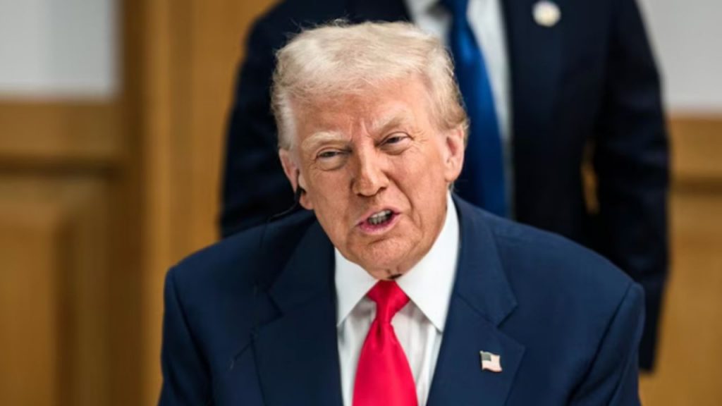 Según el último barómetro del CIS, el 61,5 % de los españoles considera que Donald Trump ha puesto en peligro la paz mundial con su intervención en Venezuela y solo el 13,6 % cree que actuó correctamente. Además, casi el 50 % valora negativamente la reacción de la UE a estos hechos.