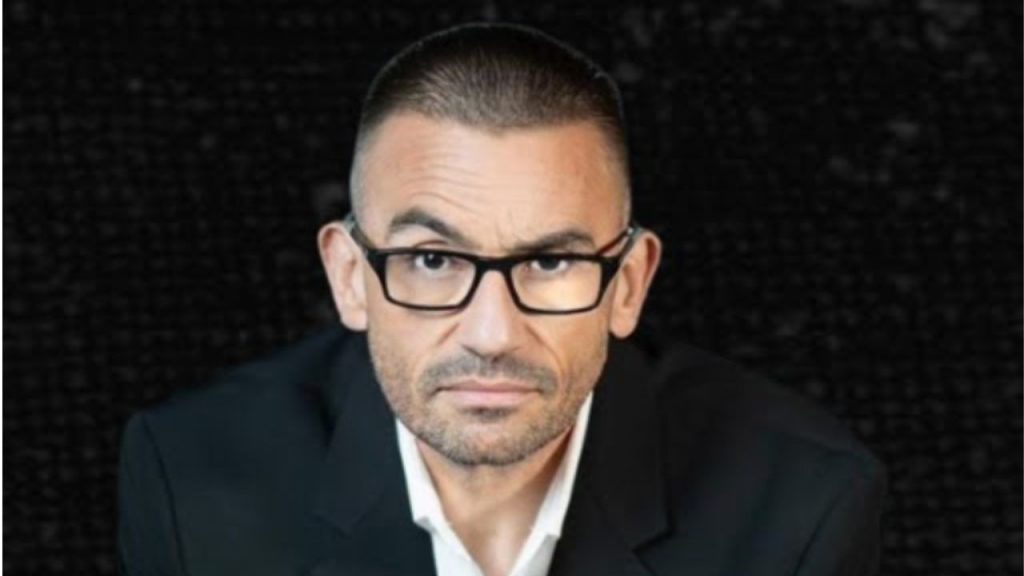 Juan Manuel García “Pincho” analiza las ciencias del comportamiento y cómo influyen en nuestras decisiones, la opinión pública y la manipulación social en un contexto de desinformación creciente. Un diálogo para entender mejor la conducta humana y su impacto político y social.