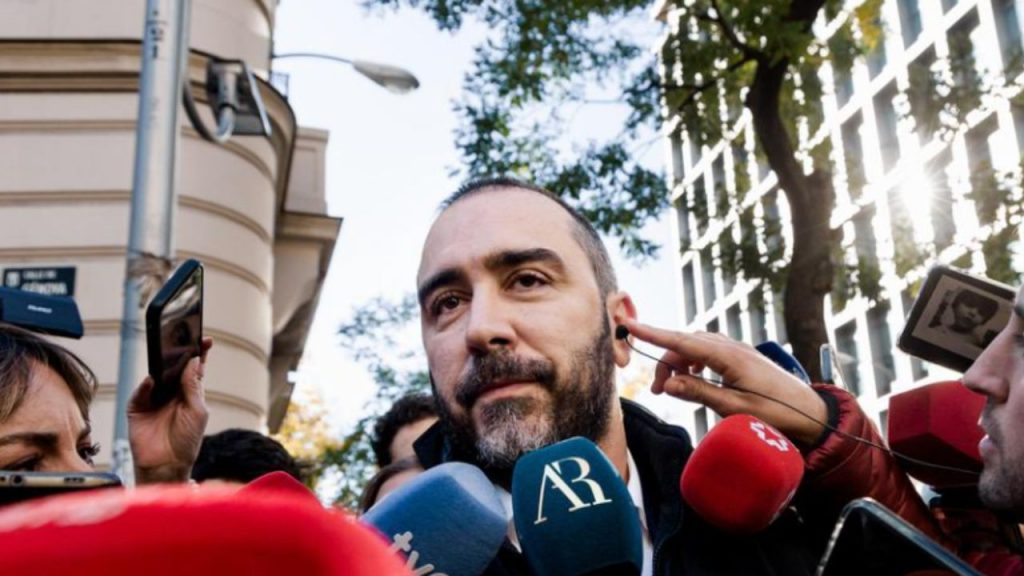 Marc Pons, exjefe de gabinete de Teresa Ribera, admite ante el juez hasta cinco reuniones con Koldo García mientras la UCO vincula esos contactos con el expediente de Villafuel en el presunto fraude de hidrocarburos. Su declaración reabre el debate sobre la influencia en entornos ministeriales y la responsabilidad política en el caso Koldo.