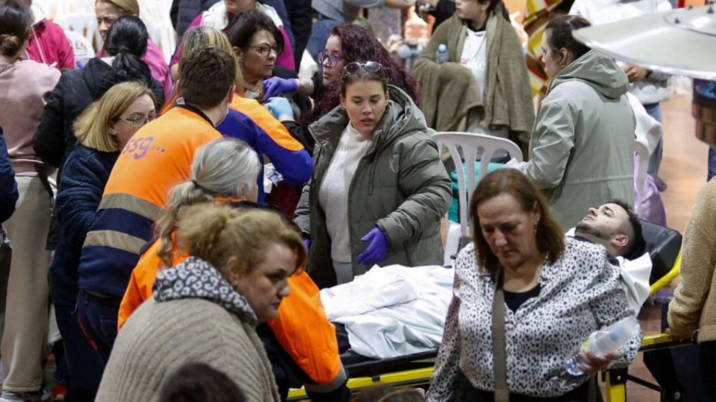 Más de 350 empresas de transporte se movilizan tras la tragedia ferroviaria de Adamuz. Ciudadanía, Junta de Andalucía y Fedintra coordinan ayuda y apoyo a víctimas y heridos.